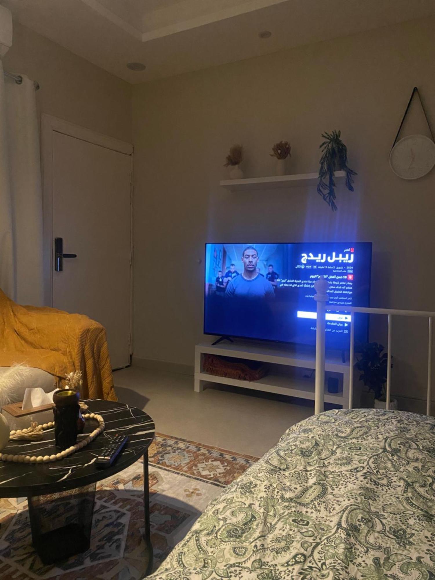 شقه استديو سرير مزدوج مع جلسه * Riyadh